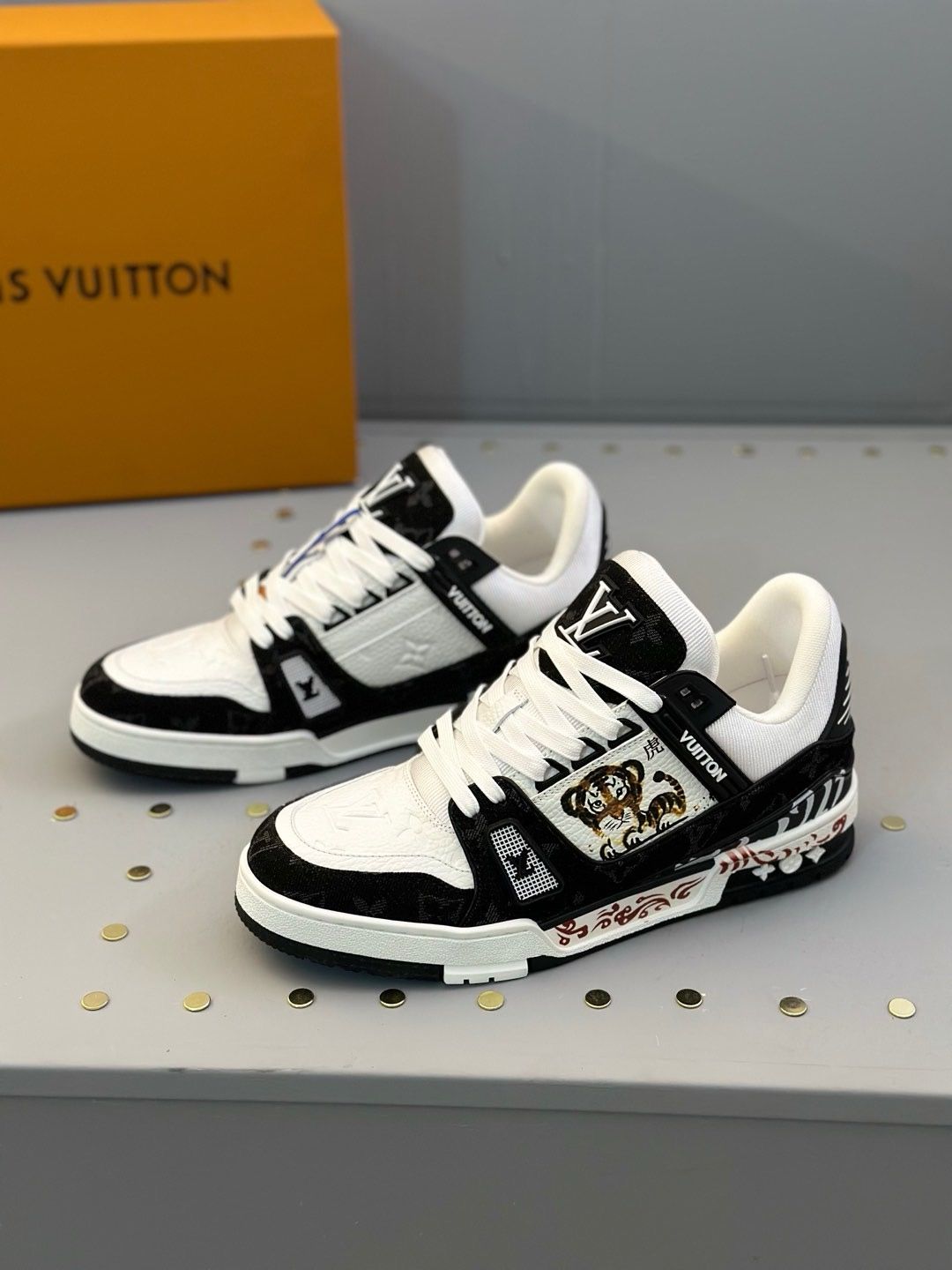 Louis Vuitton men shoes LATA34