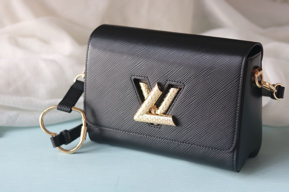 Louis Vuitton women bag LEA171