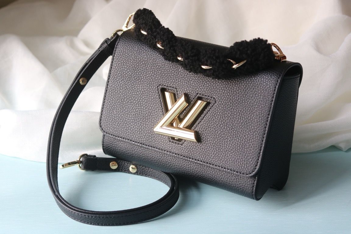 Louis Vuitton women bag LEA174