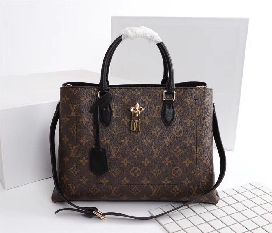 Louis Vuitton women bag LEA192