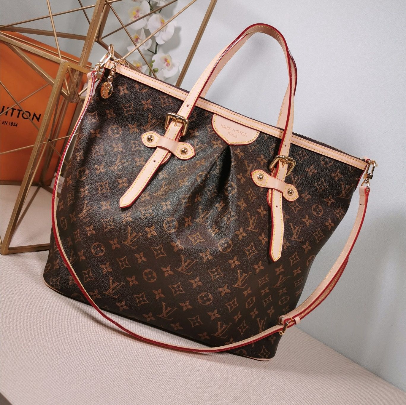 Louis Vuitton women bag LEA193
