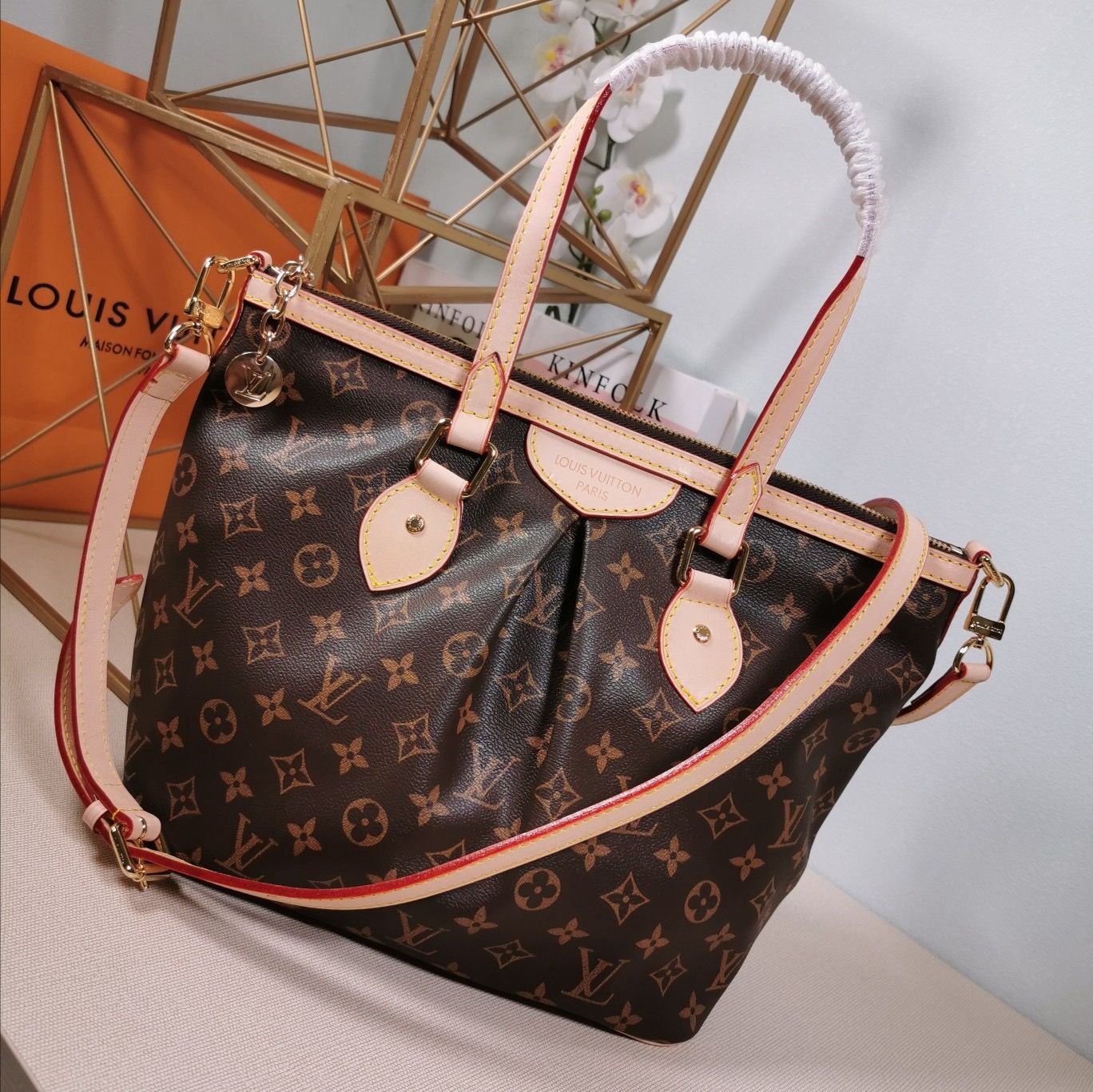 Louis Vuitton women bag LEA194