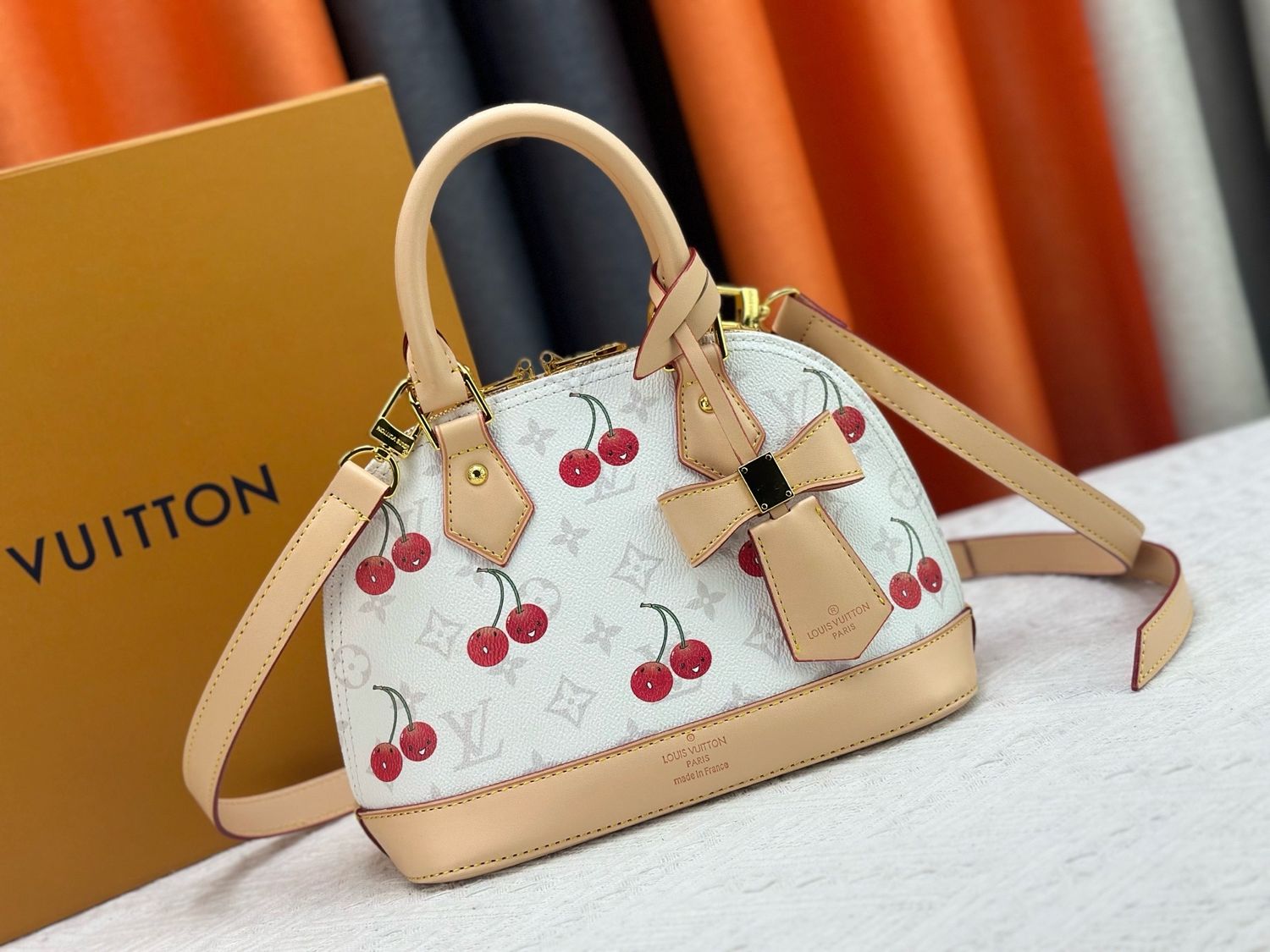 Louis Vuitton women bag LEB09