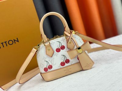 Louis Vuitton women bag LEB10