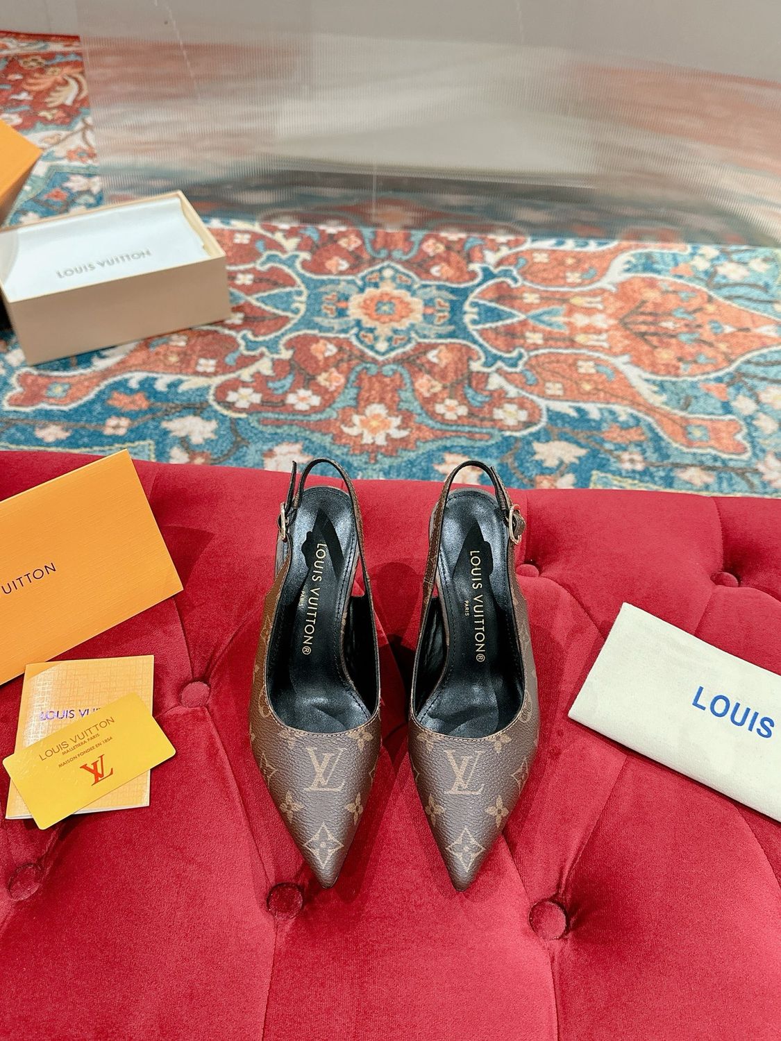 Louis Vuitton women sandals LAOB01