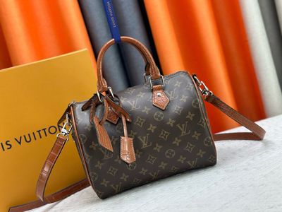 Louis Vuitton women bag LEB20