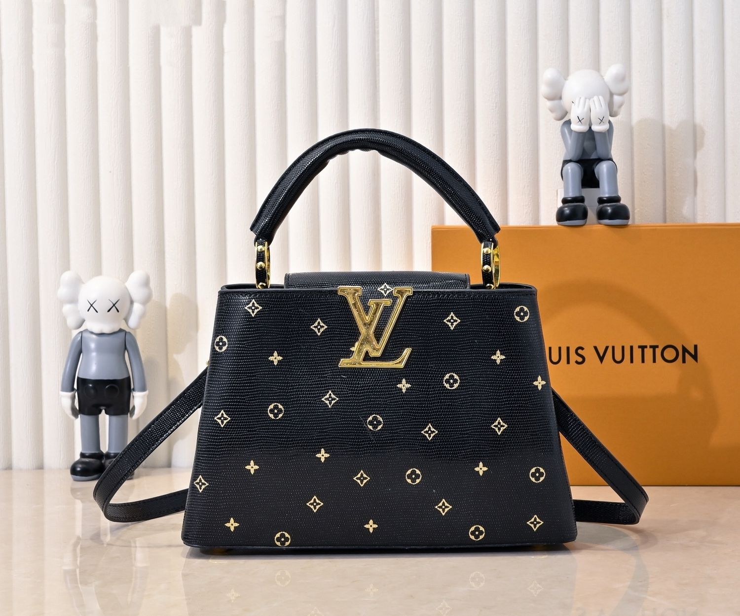 Louis Vuitton women bag LEB22