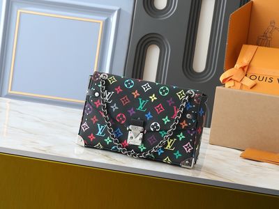 Louis Vuitton women bag LEB25