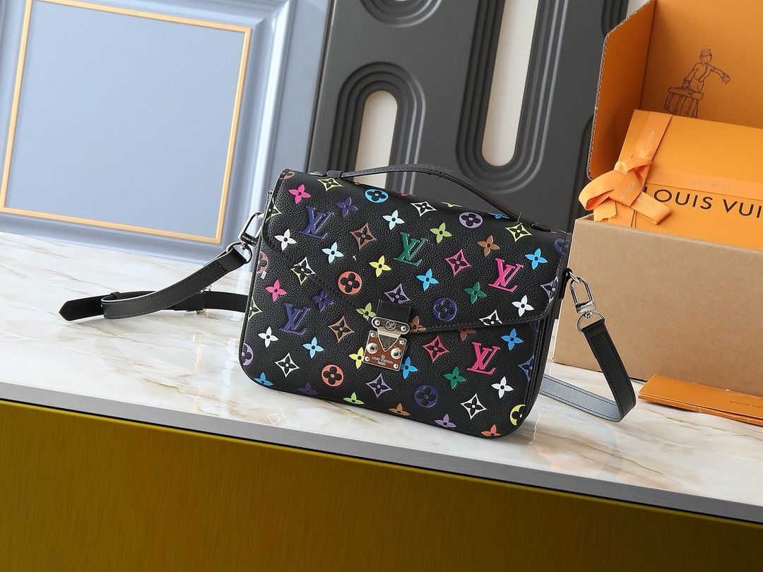 Louis Vuitton women bag LEB26
