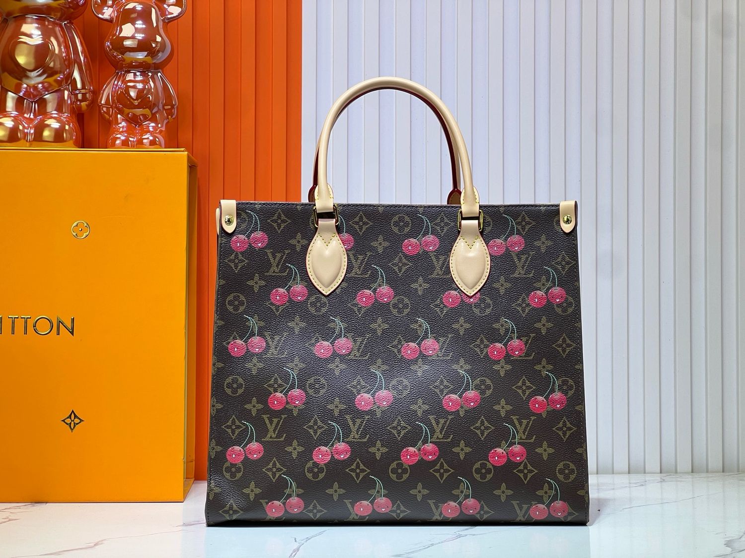 Louis Vuitton women bag LEB31