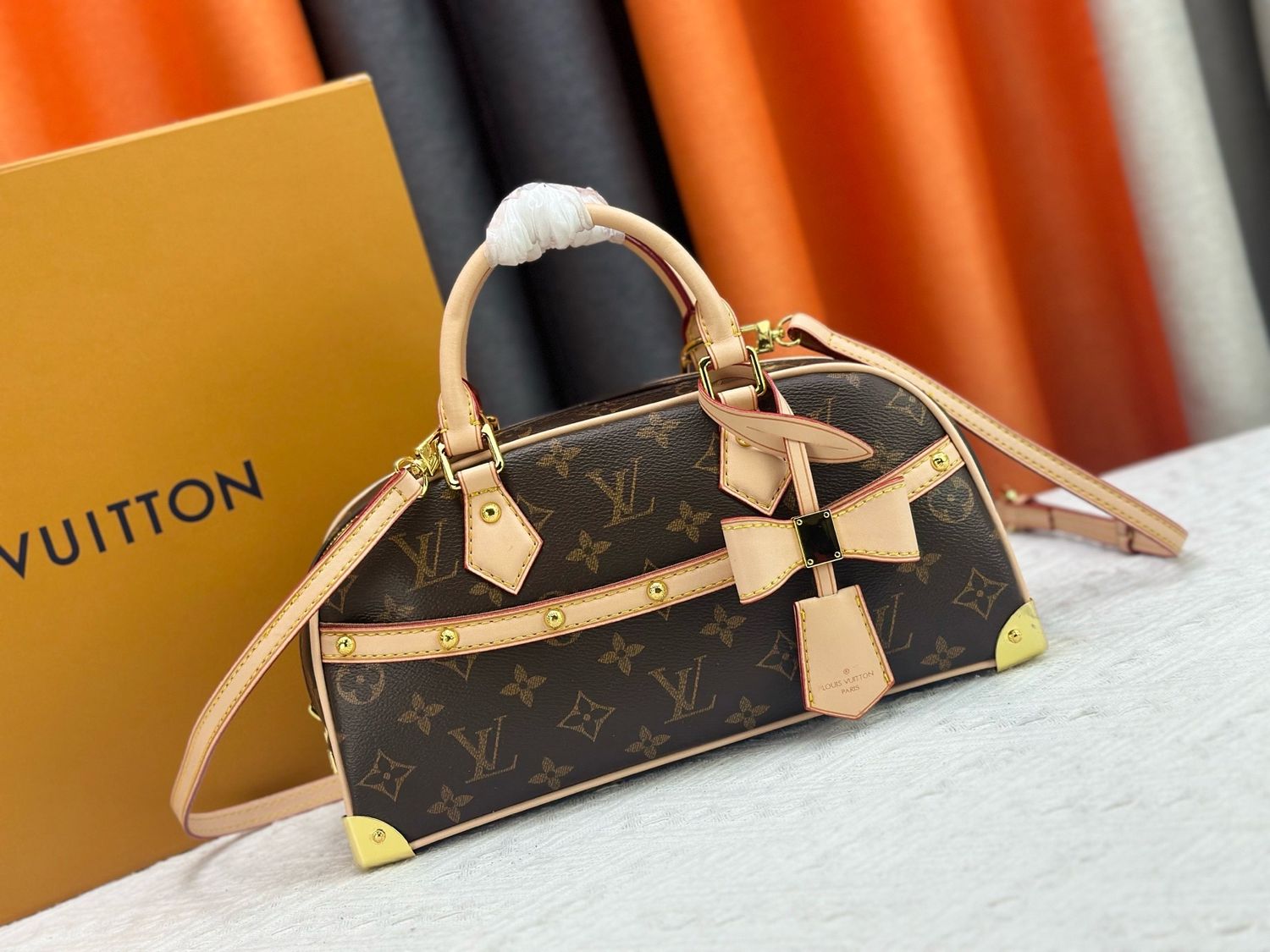 Louis Vuitton women bag LEB03