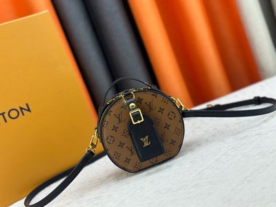Louis Vuitton women bag LEB35