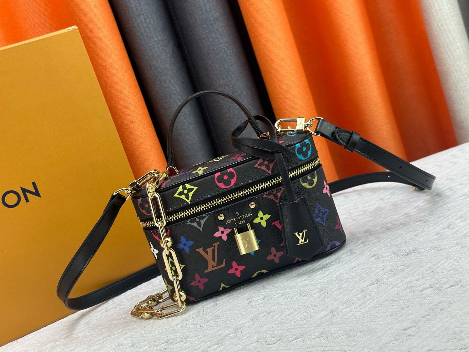 Louis Vuitton women bag LEB39