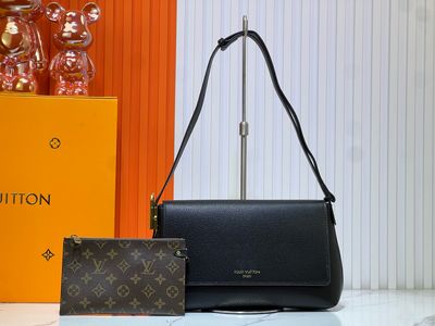 Louis Vuitton women bag LEB44