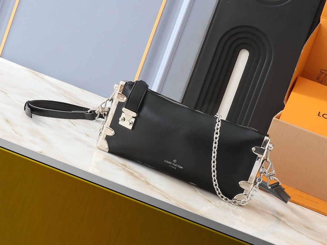 Louis Vuitton women bag LEC05