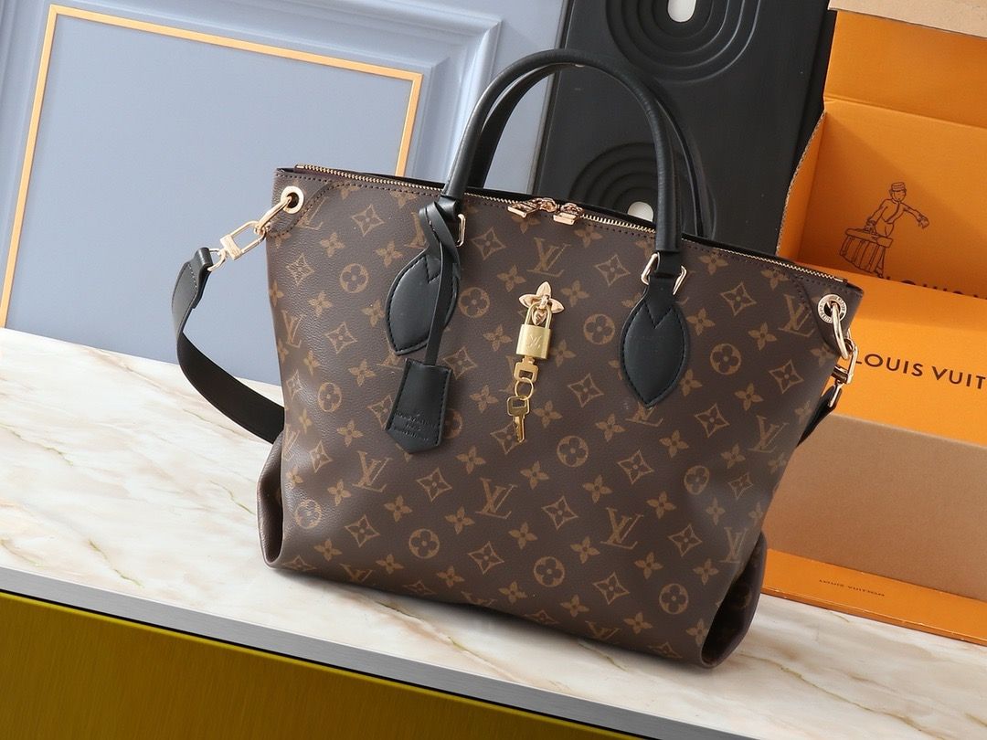 Louis Vuitton women bag LEC07