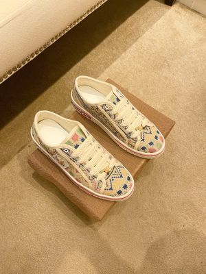 Gucci men shoes GAIC056