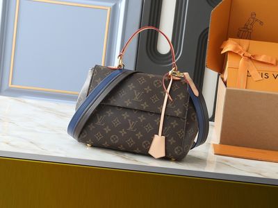 Louis Vuitton women bag LEC11