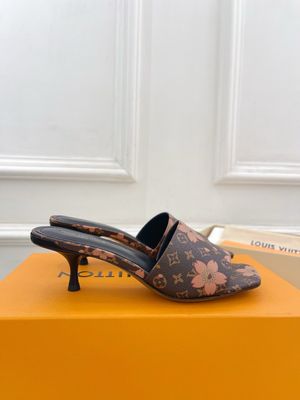 Louis Vuitton women sandals LAOD04