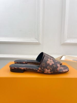 Louis Vuitton women slippers LAOD05