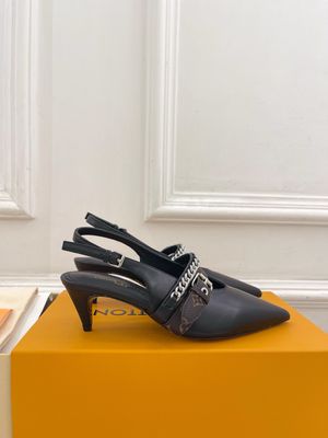Louis Vuitton women sandals LAOE01