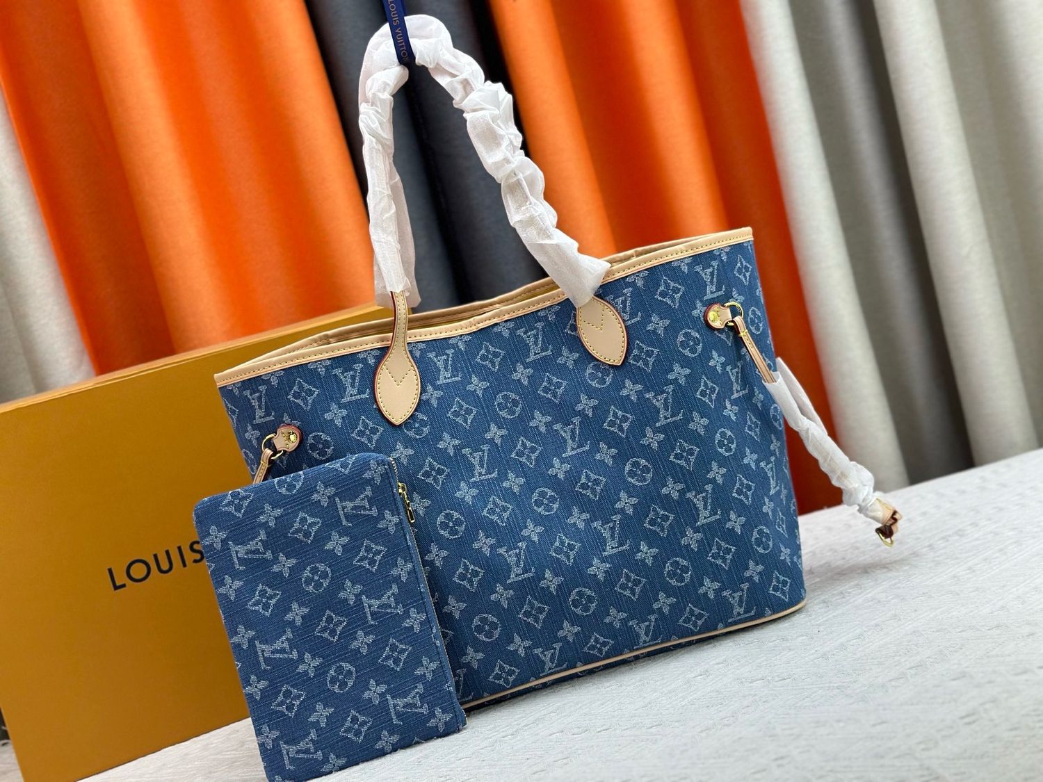 Louis Vuitton women bag LEE06