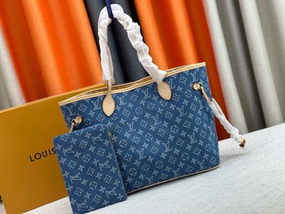 Louis Vuitton women bag LEE06