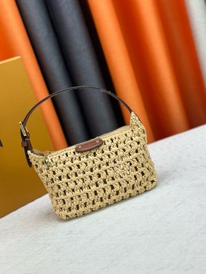 Louis Vuitton women bag LEE10