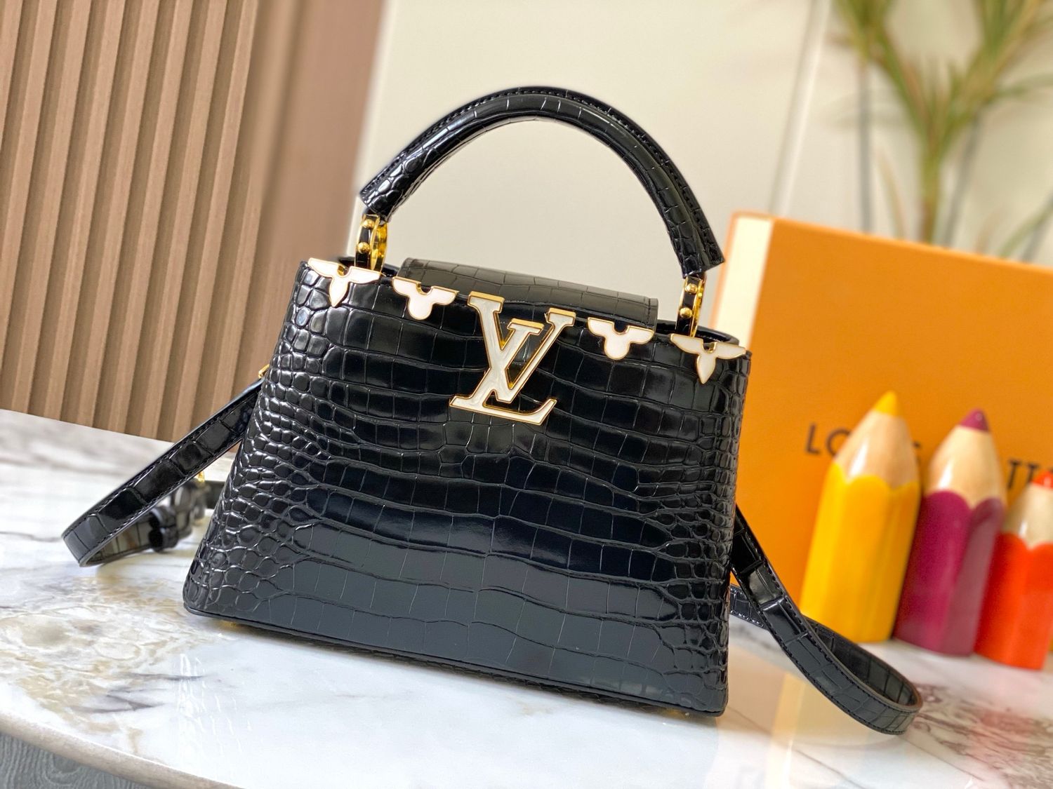 Louis Vuitton women bag LEF06