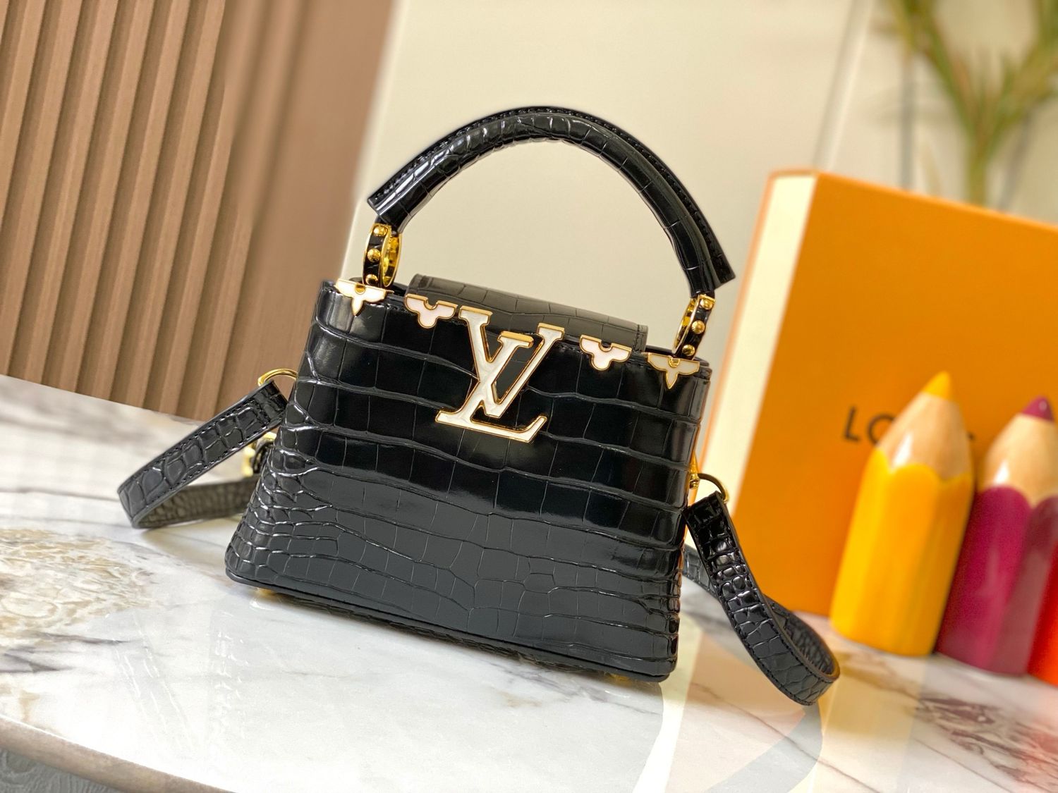 Louis Vuitton women bag LEF07