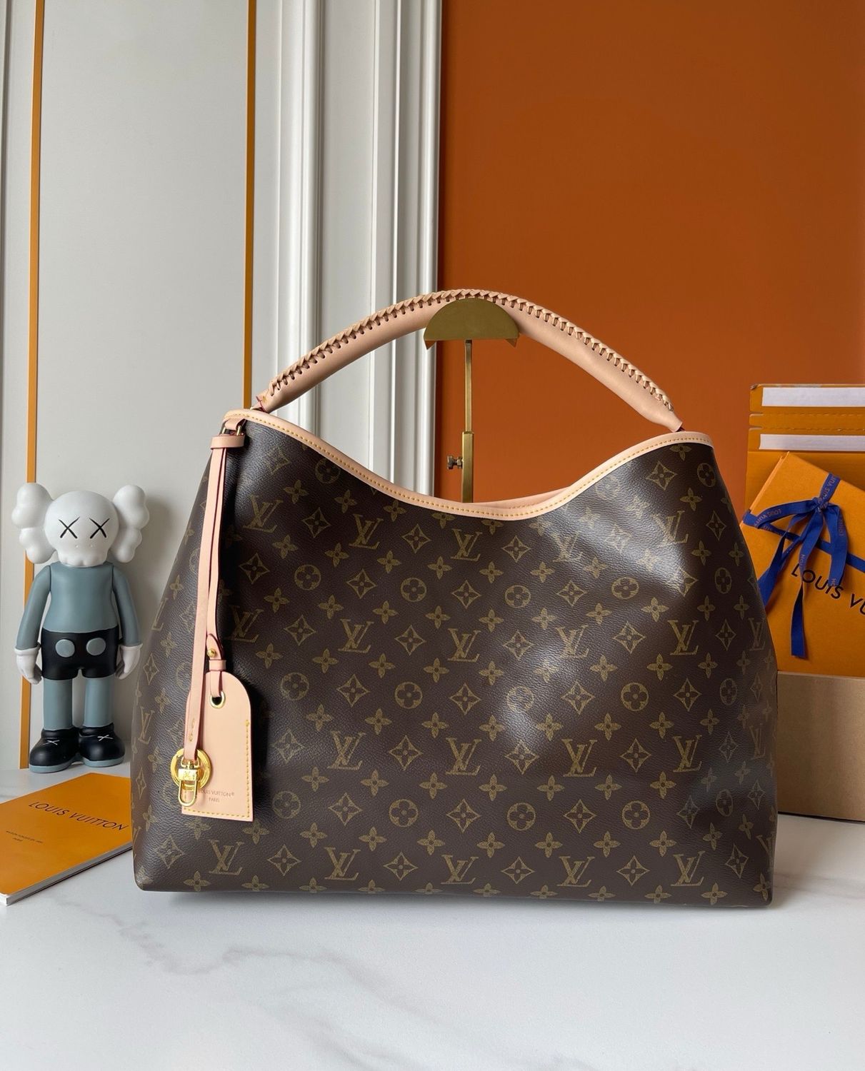 Louis Vuitton women bag LEG02