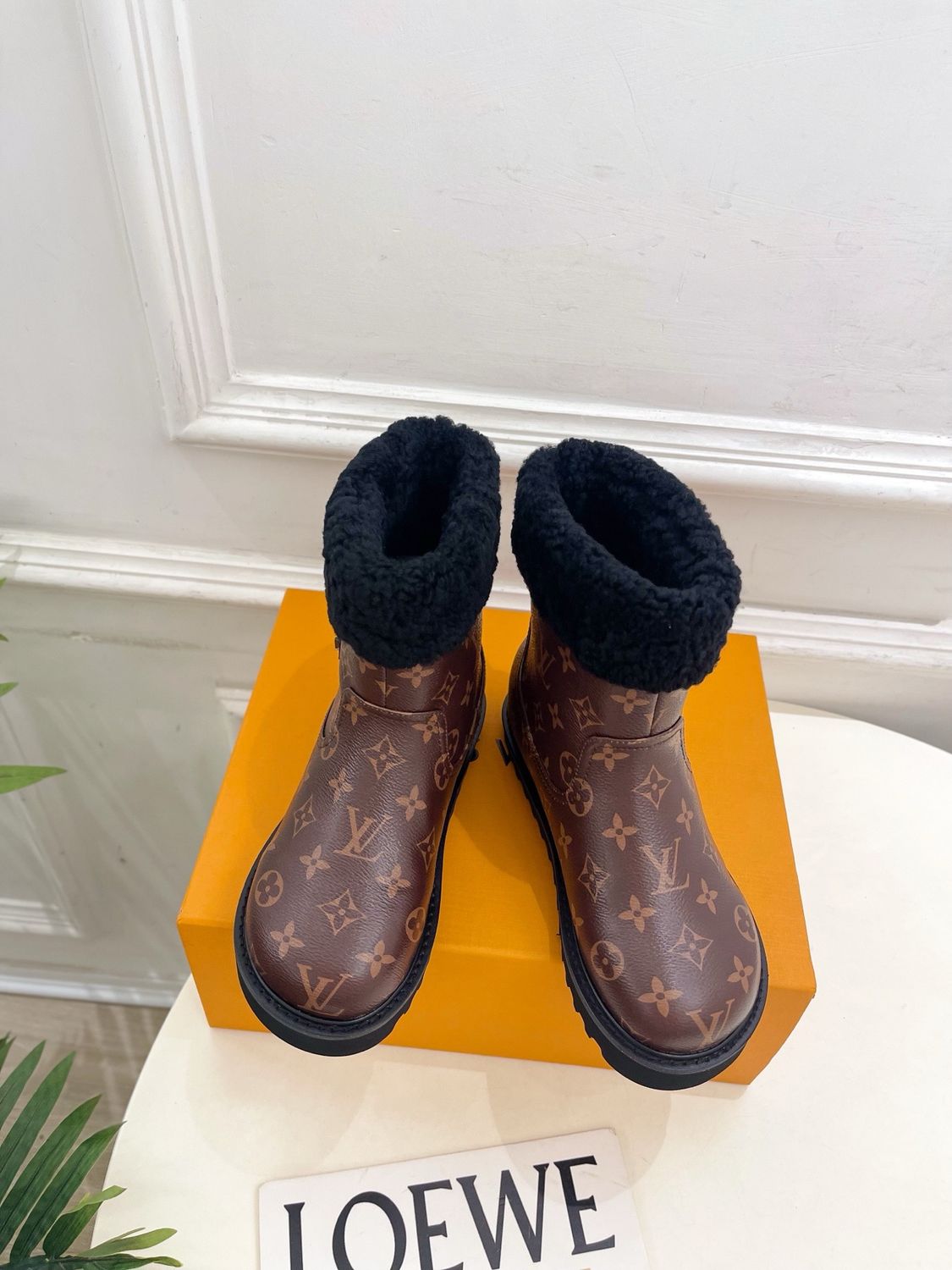 Louis Vuitton women boots LAOI01