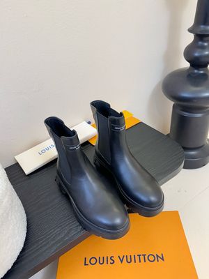 Louis Vuitton women boots LAOJ01