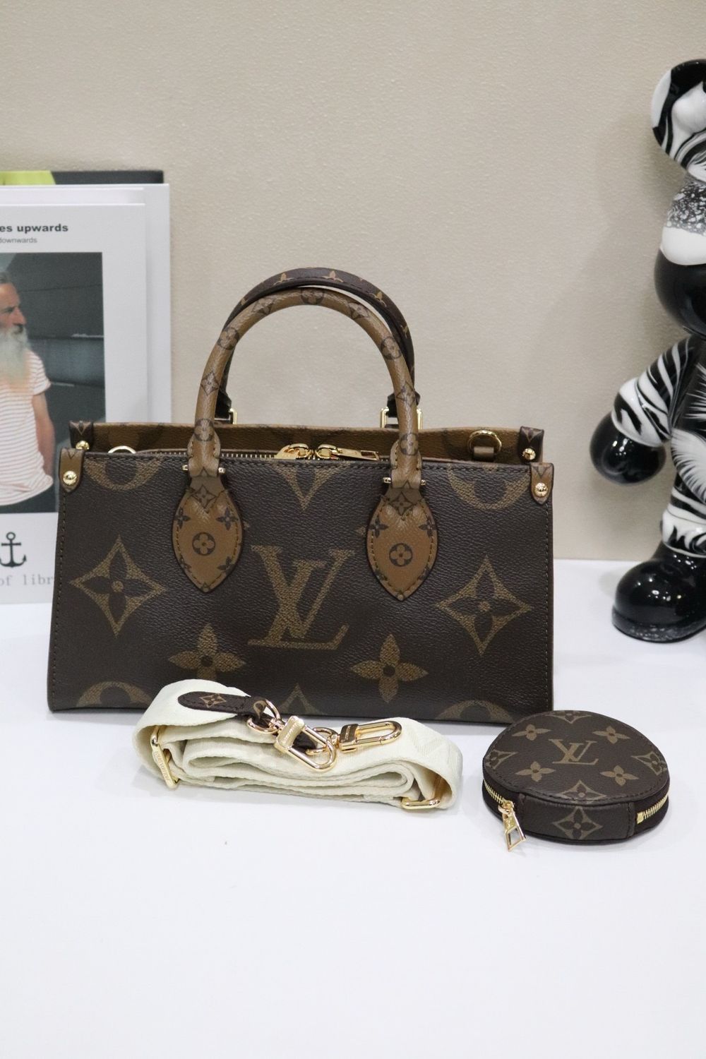 Louis Vuitton women bag LEJ09