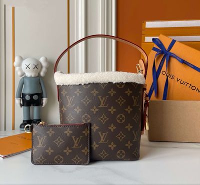 Louis Vuitton women bag LEK04