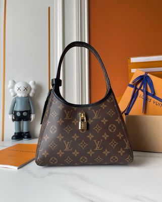 Louis Vuitton women bag LEK03