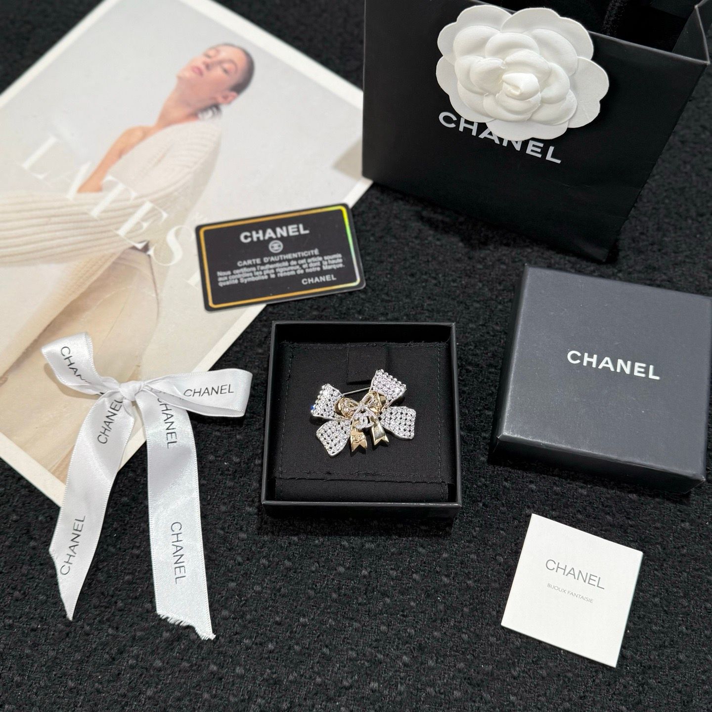Chanel women brooch NELK03