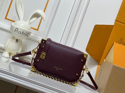 Louis Vuitton women bag LEK09