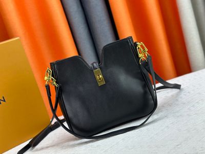 Louis Vuitton women bag LEA02