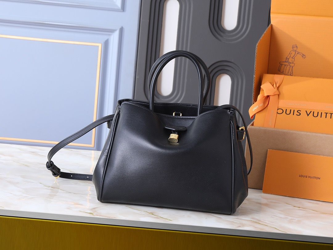 Louis Vuitton women bag LFA06