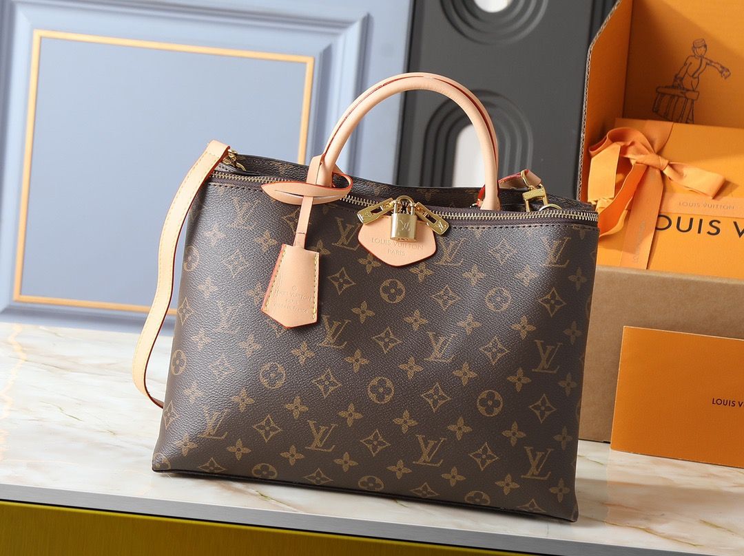 Louis Vuitton women bag LFA08