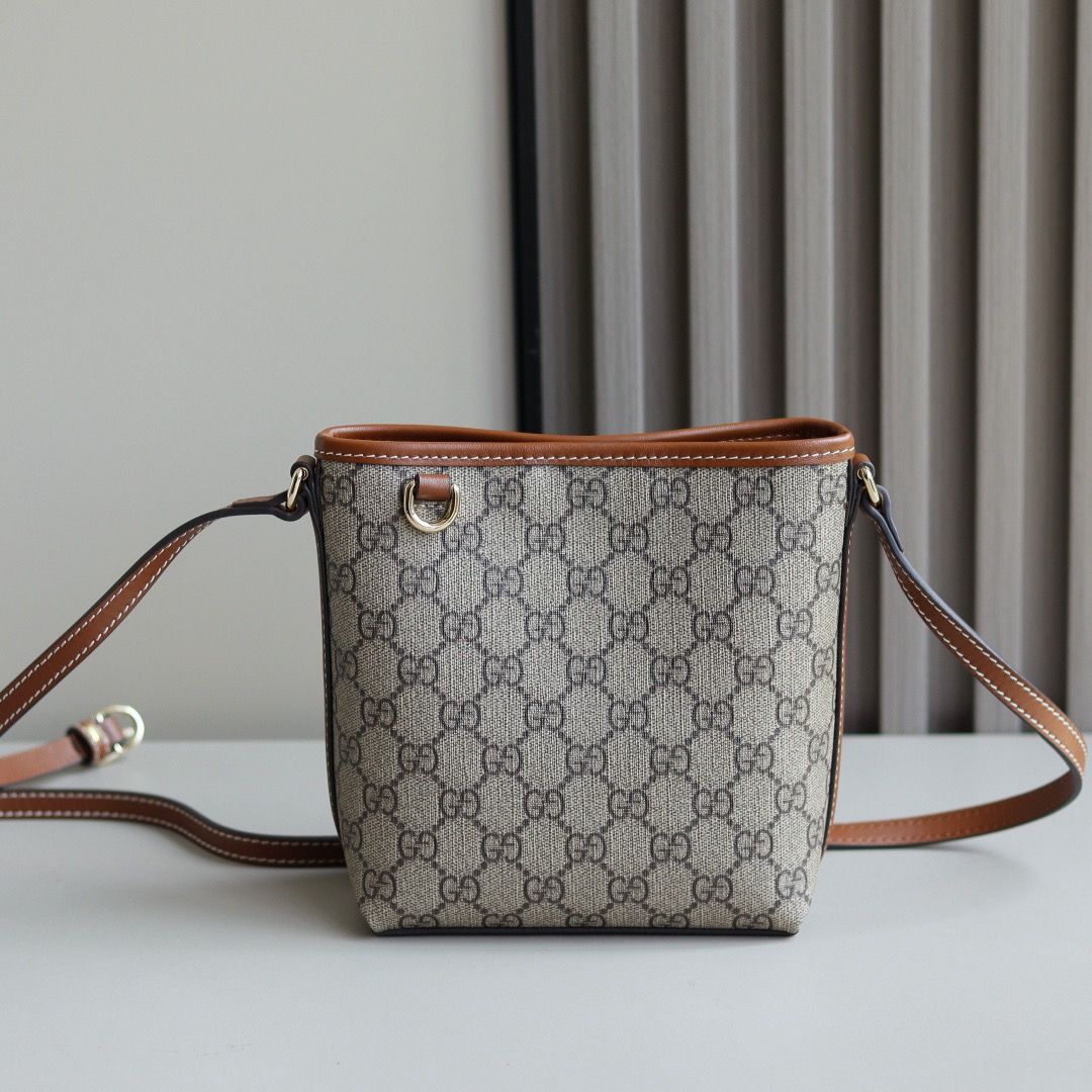 Gucci women bag GFA10
