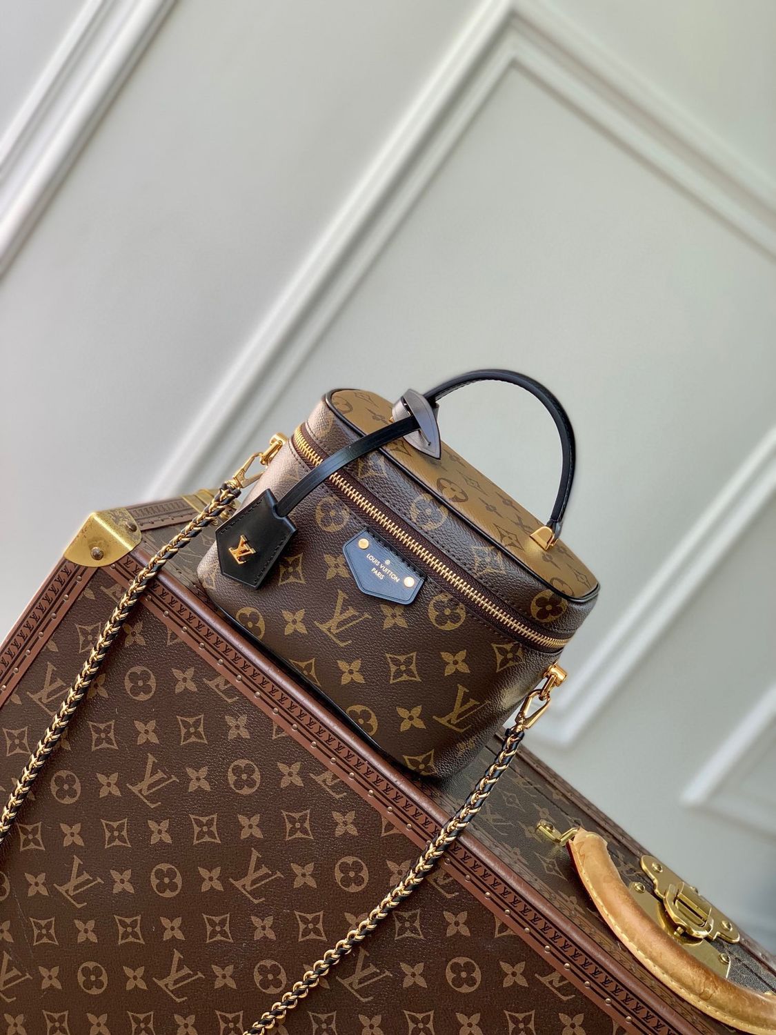 Louis Vuitton women bag LFA32