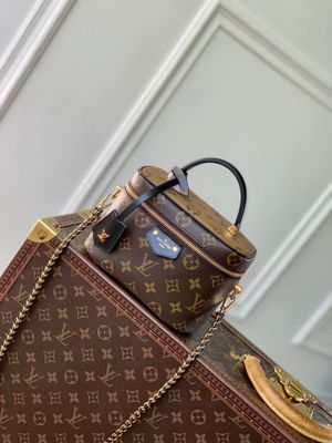 Louis Vuitton women bag LFA32