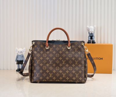 Louis Vuitton women bag LFB01