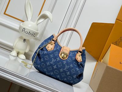 Louis Vuitton women bag LFB06