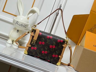 Louis Vuitton women bag LFB07