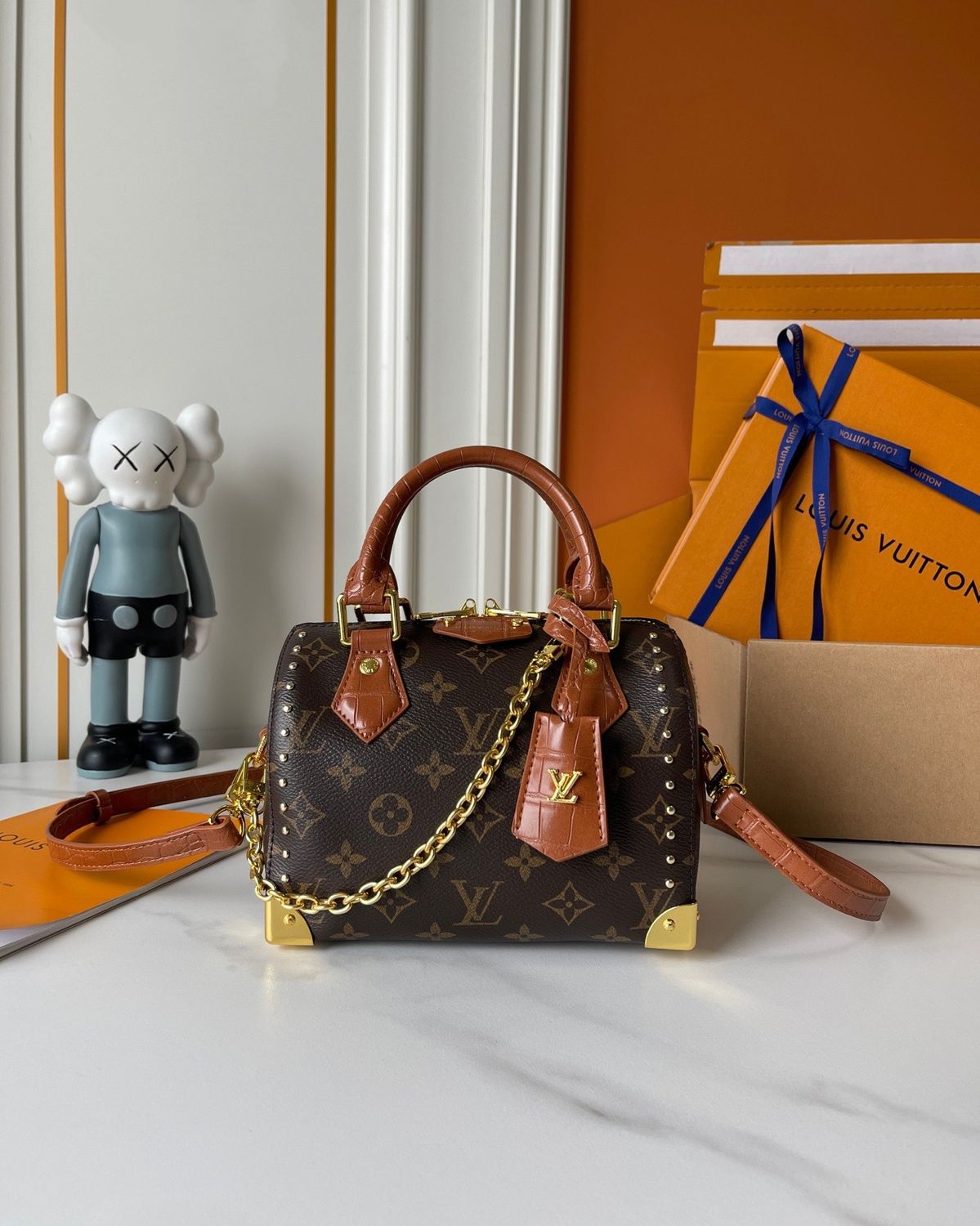 Louis Vuitton women bag LFC02