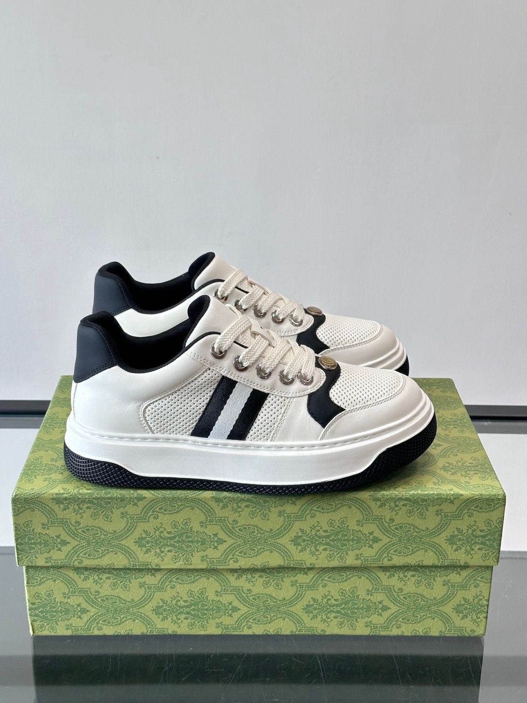 Gucci men shoes GAJC01