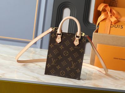 Louis Vuitton women bag LFD06